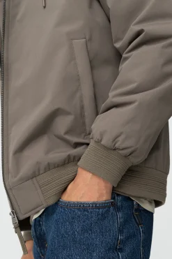 Abrigo Acolchado Resistente al Agua