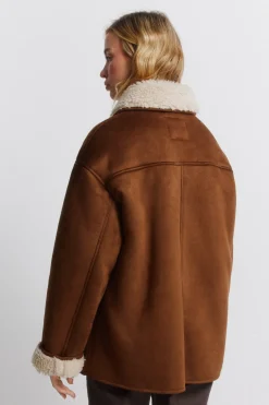 Abrigo cuello borreguito