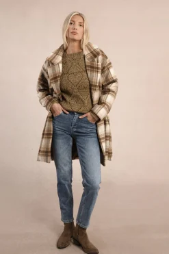 Abrigo de manga larga con cuello solapa