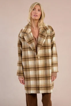 Abrigo de manga larga con cuello solapa