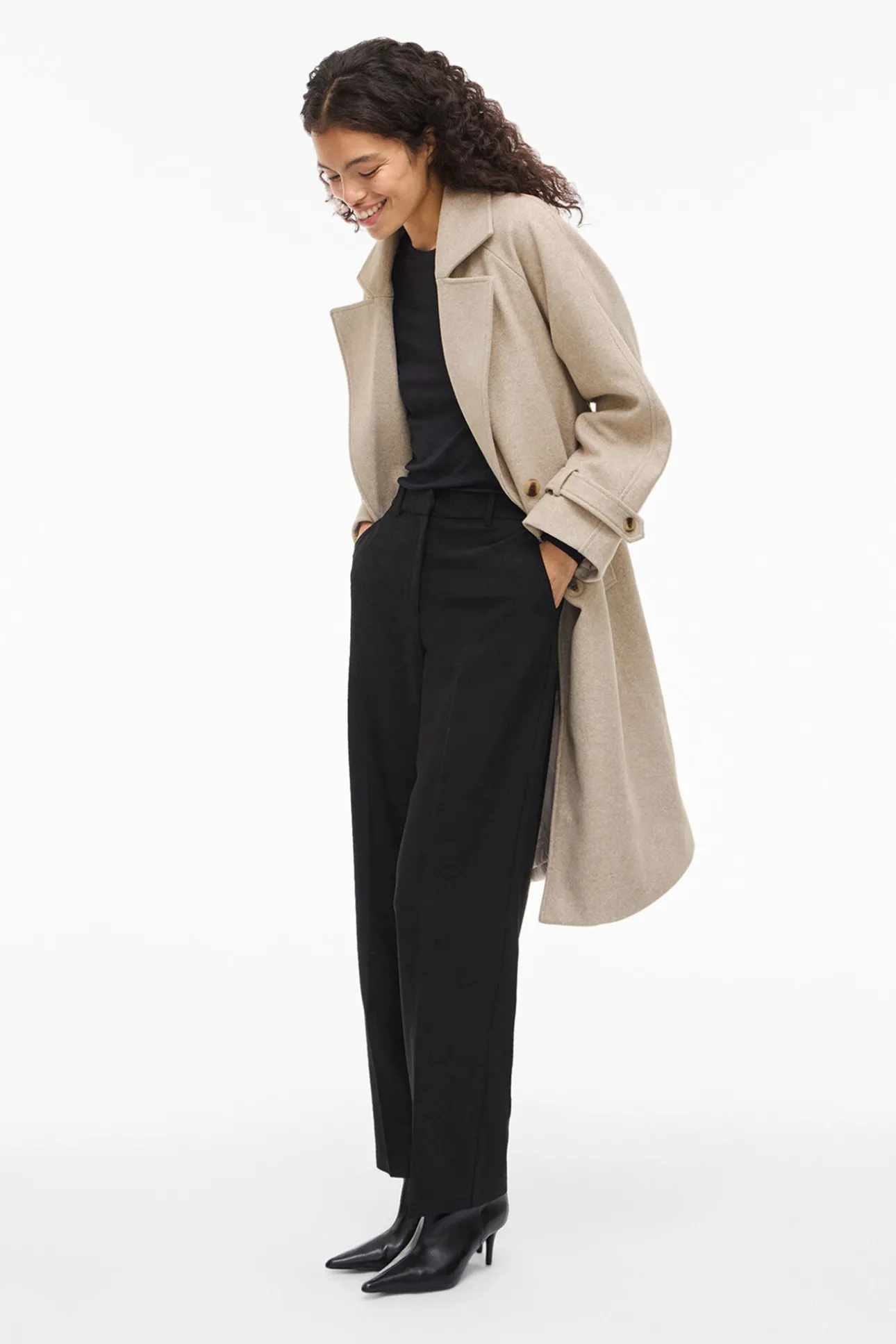 Abrigo de paño largo anudado