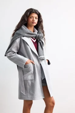 Abrigo largo con cintur&oacute;n