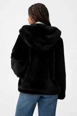 Abrigo Relaxed de Pelo Sint&eacute;tico