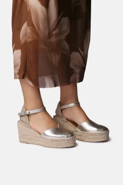 Alpargata en piel con cu&ntilde;a