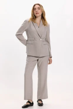 Americana abotonada cruzada