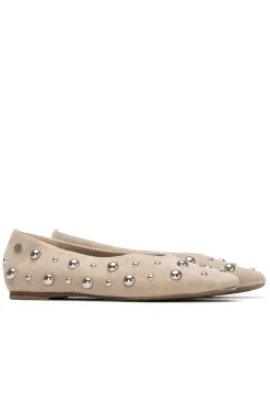 Bailarina antelina con tachuelas