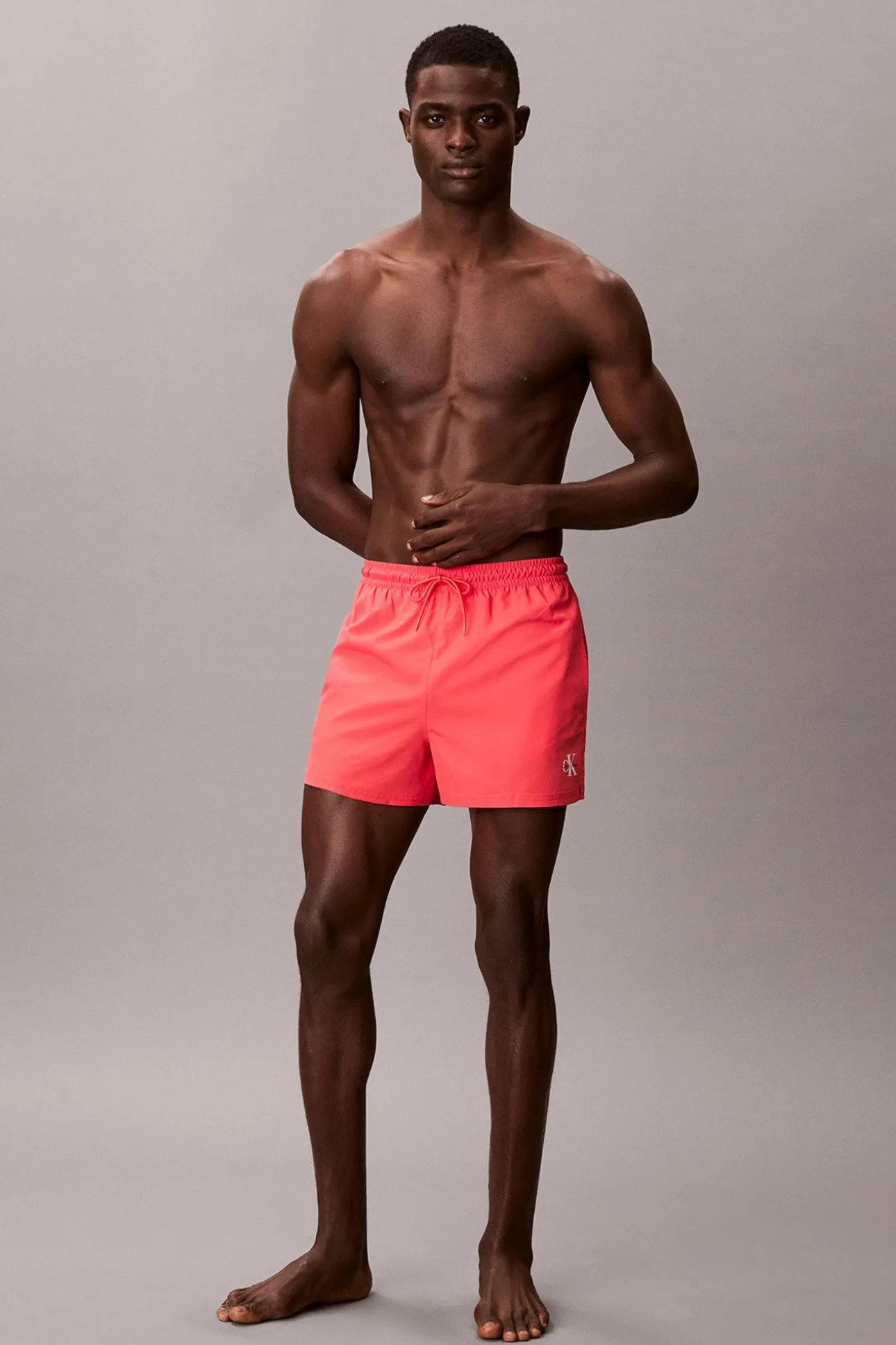 Ba&ntilde;ador corto cord&oacute;n logo