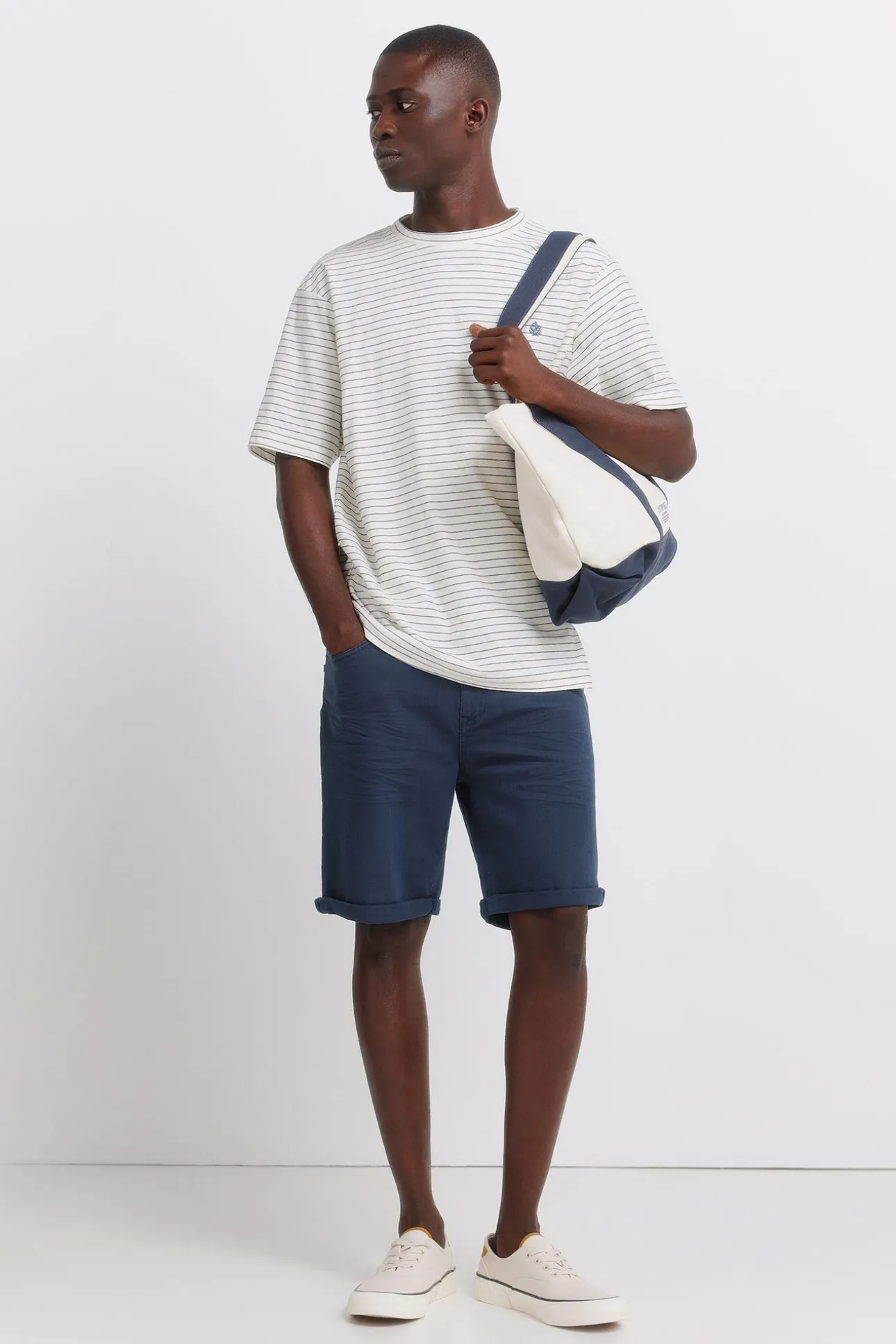 Bermuda 5 bolsillos color lavada slim fit