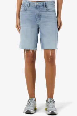 Bermuda vaquera con detalle de rotos