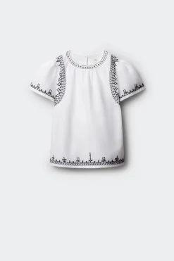 Blusa blanca bordados ni&ntilde;a