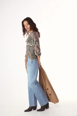 Blusa estampada volante