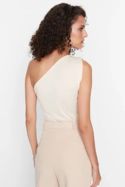 Body ajustado asim&eacute;trico