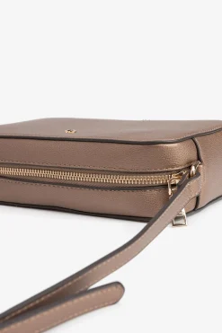 Bolso bandolera efecto piel metalizada