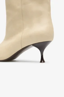 Bota tac&oacute;n kitten efecto coco