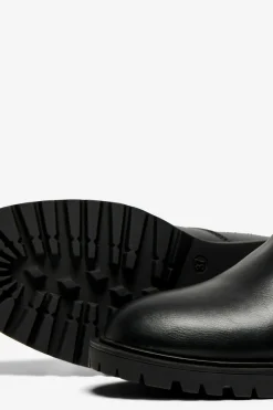 Bot&iacute;n chelsea plano tachuelas