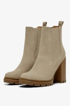 Botines de tac&oacute;n tipo chelsea