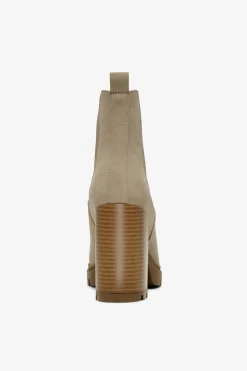 Botines de tac&oacute;n tipo chelsea