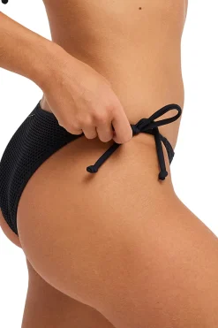 Braga bikini relieve lazos