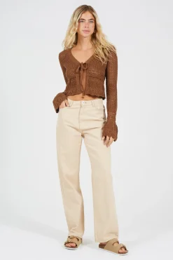 C&aacute;rdigan con pu&ntilde;os acampadados