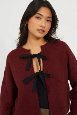 C&aacute;rdigan de punto con lazos