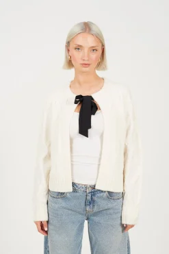 C&aacute;rdigan de punto con lazos