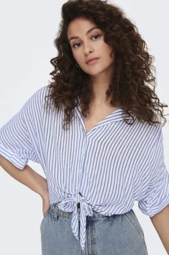 Camisa crop manga corta