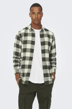 Camisa de hombre de manga larga y cuadros