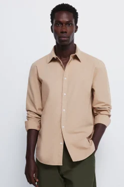 Camisa oxford tinte en prenda