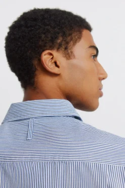 Camisa rayas bordado en bolsillo