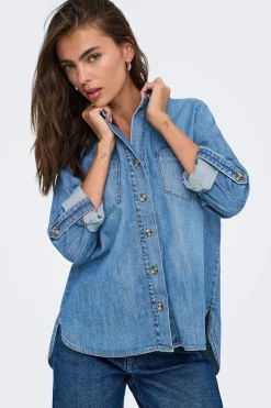 Camisa vaquera bolsillos frontales