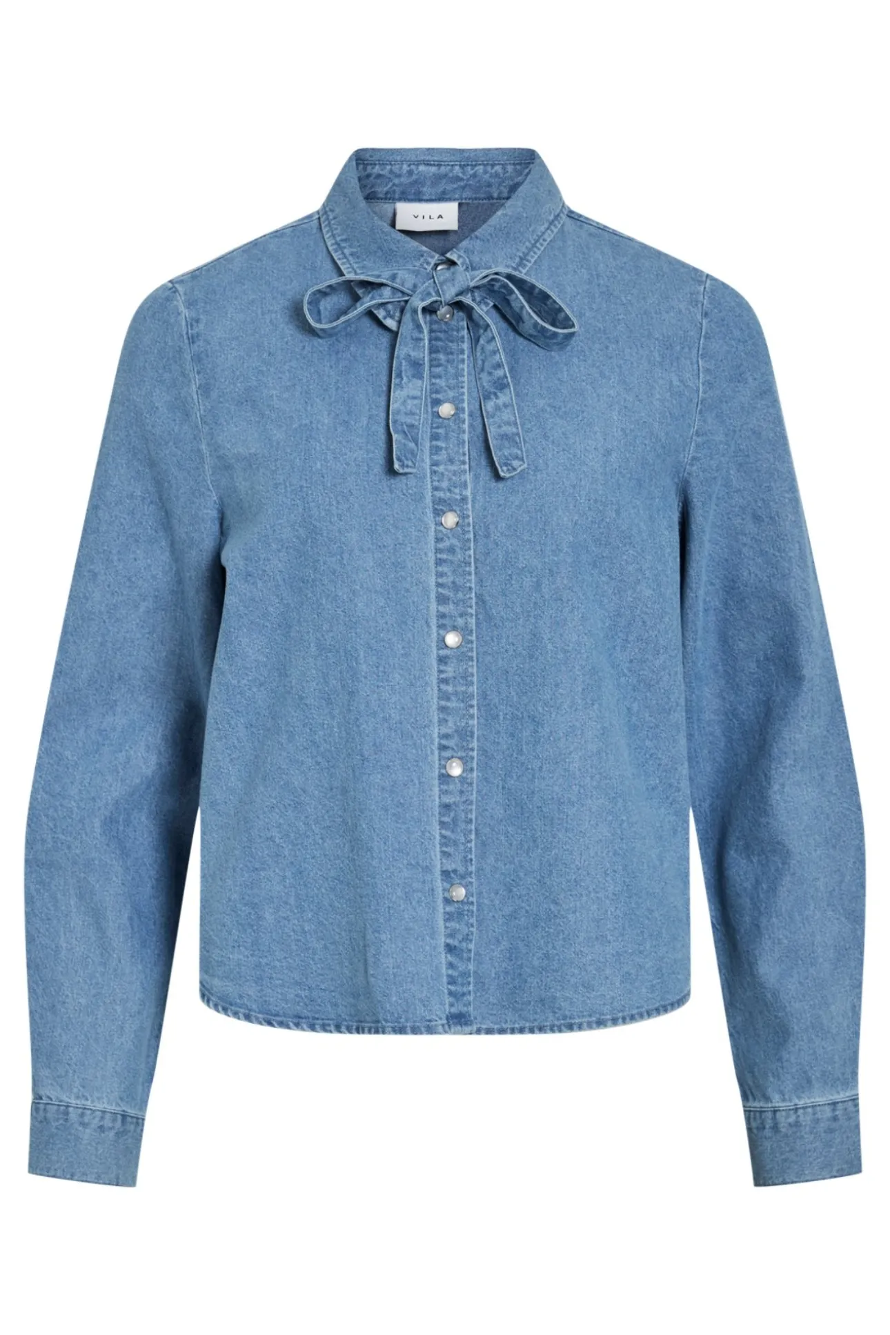 Camisa vaquera con lazada en el cuello