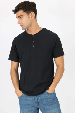 Camiseta B&aacute;sica Flam&eacute; con Bolsillo