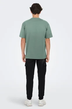 Camiseta de hombre relaxed fit. 100% algod&oacute;n org&aacute;nico.