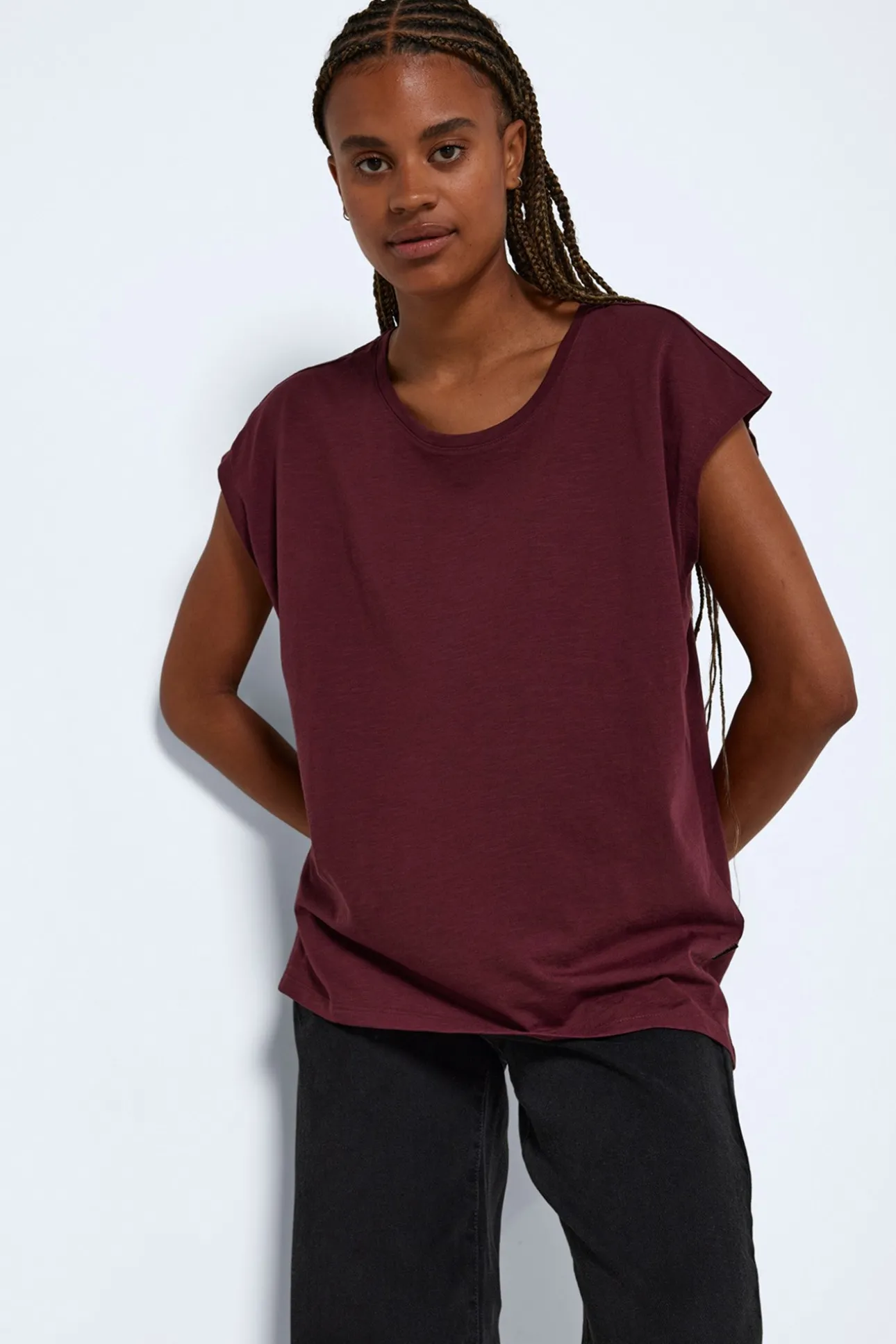 Camiseta de manga corta con cuello redondo