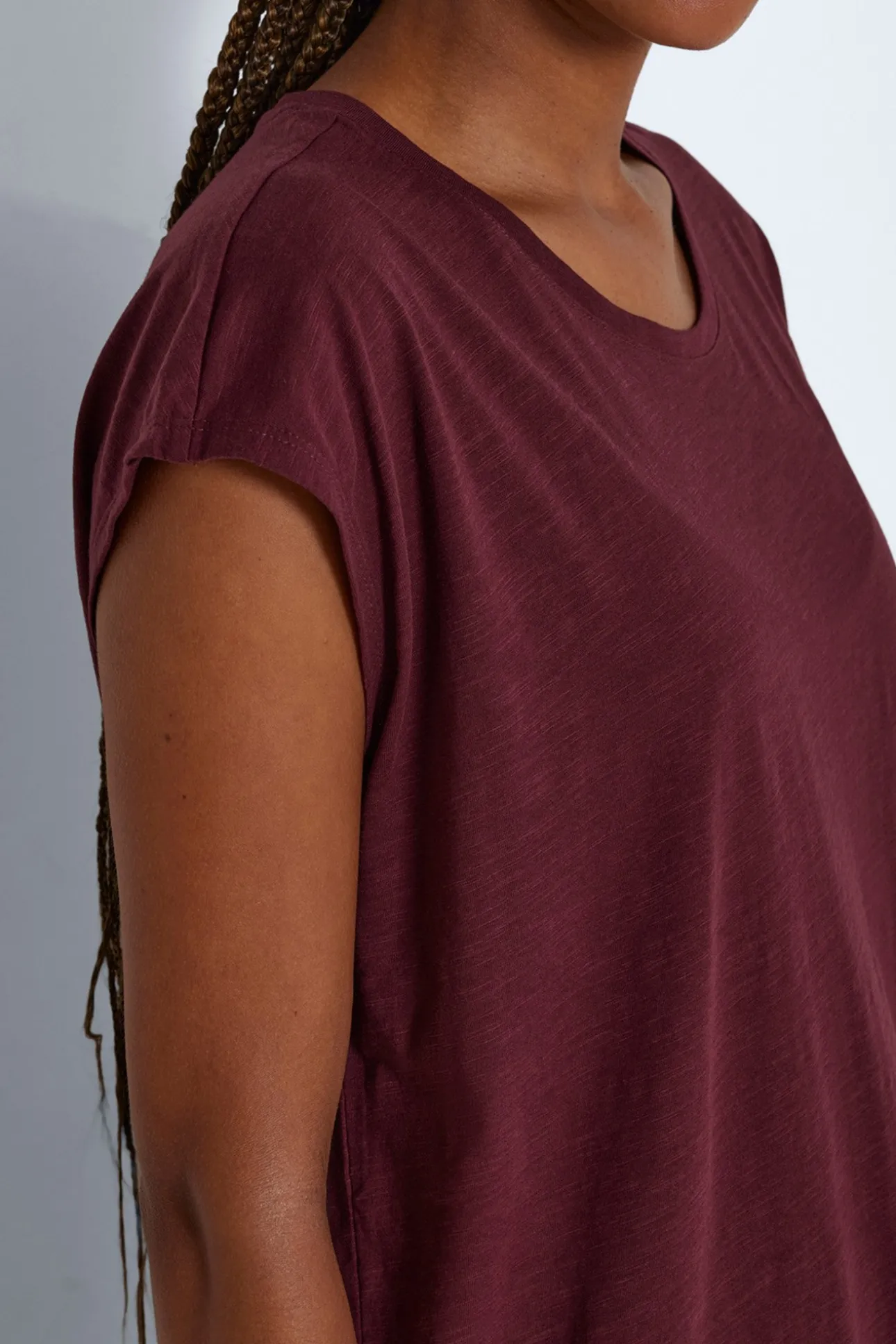 Camiseta de manga corta con cuello redondo