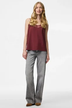 Camiseta lencera de tirantes