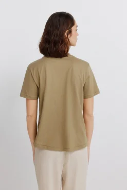 Camiseta manga corta tachas