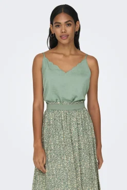 Camiseta regular fit tirantes