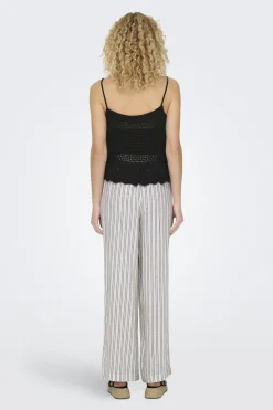 Camiseta tirantes crochet