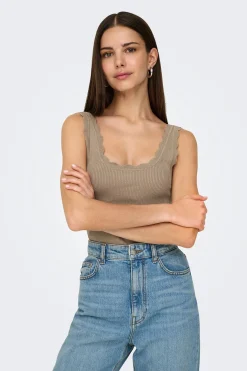 Camiseta tirantes punto