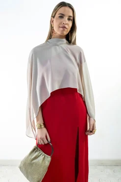 Capa corta de cuello alto