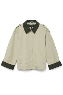 Cazadora corta cuello de solapa