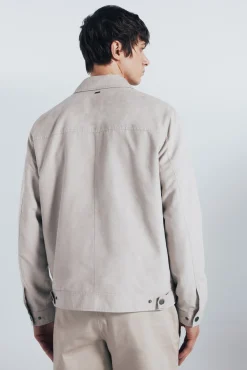 Cazadora efecto ante