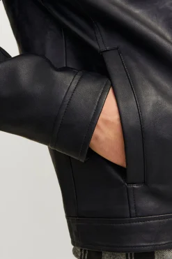 Cazadora efecto piel