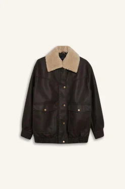 Cazadora oversize efecto piel