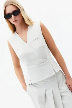 Chaleco con escote en V