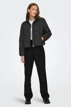 Chaqueta acolchada corta