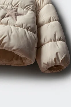 Chaqueta acolchada estrellas ni&ntilde;a