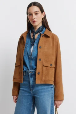 Chaqueta antelina bolsillos