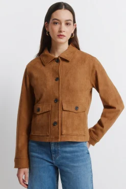 Chaqueta antelina bolsillos